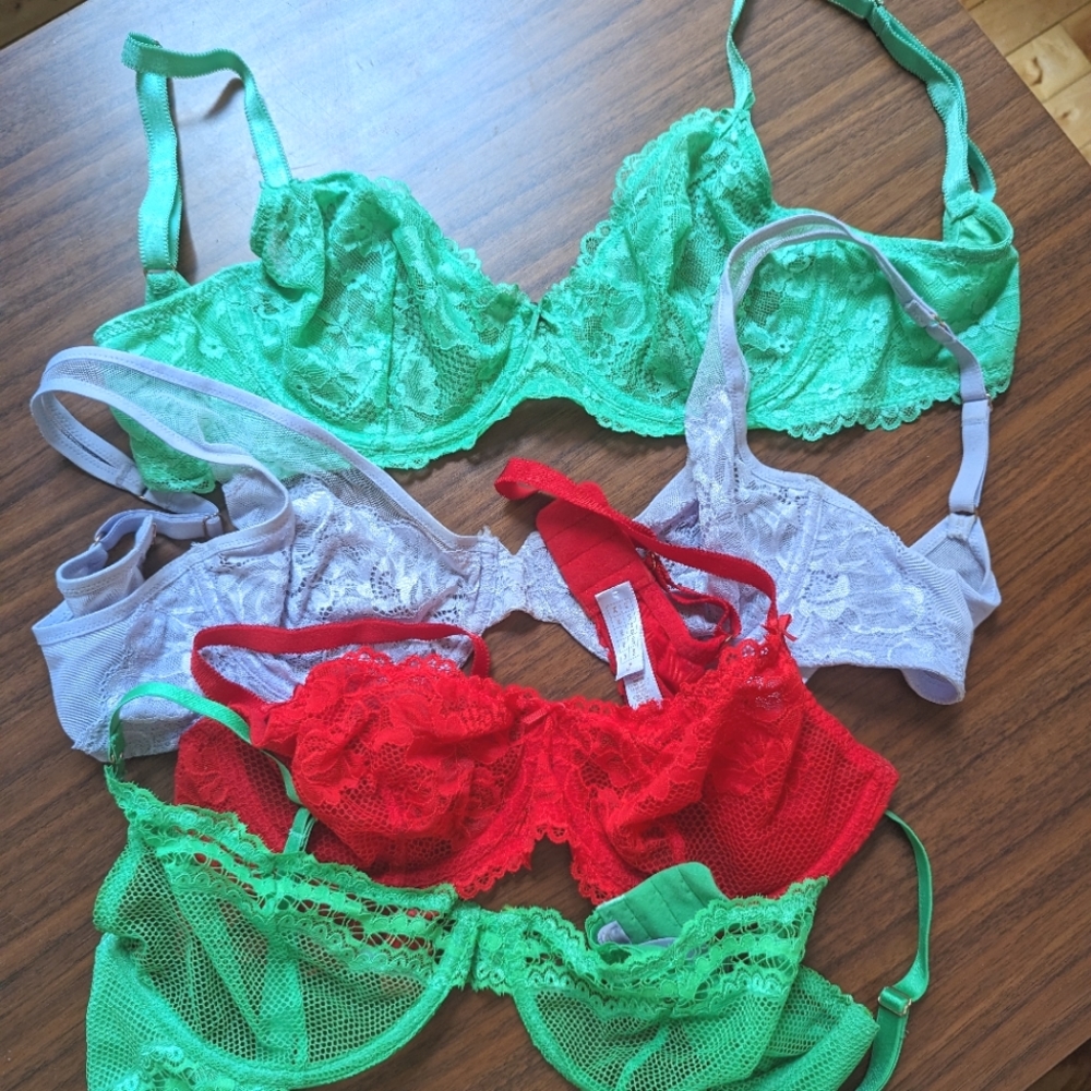 Savage x Fenty 34D lace bras